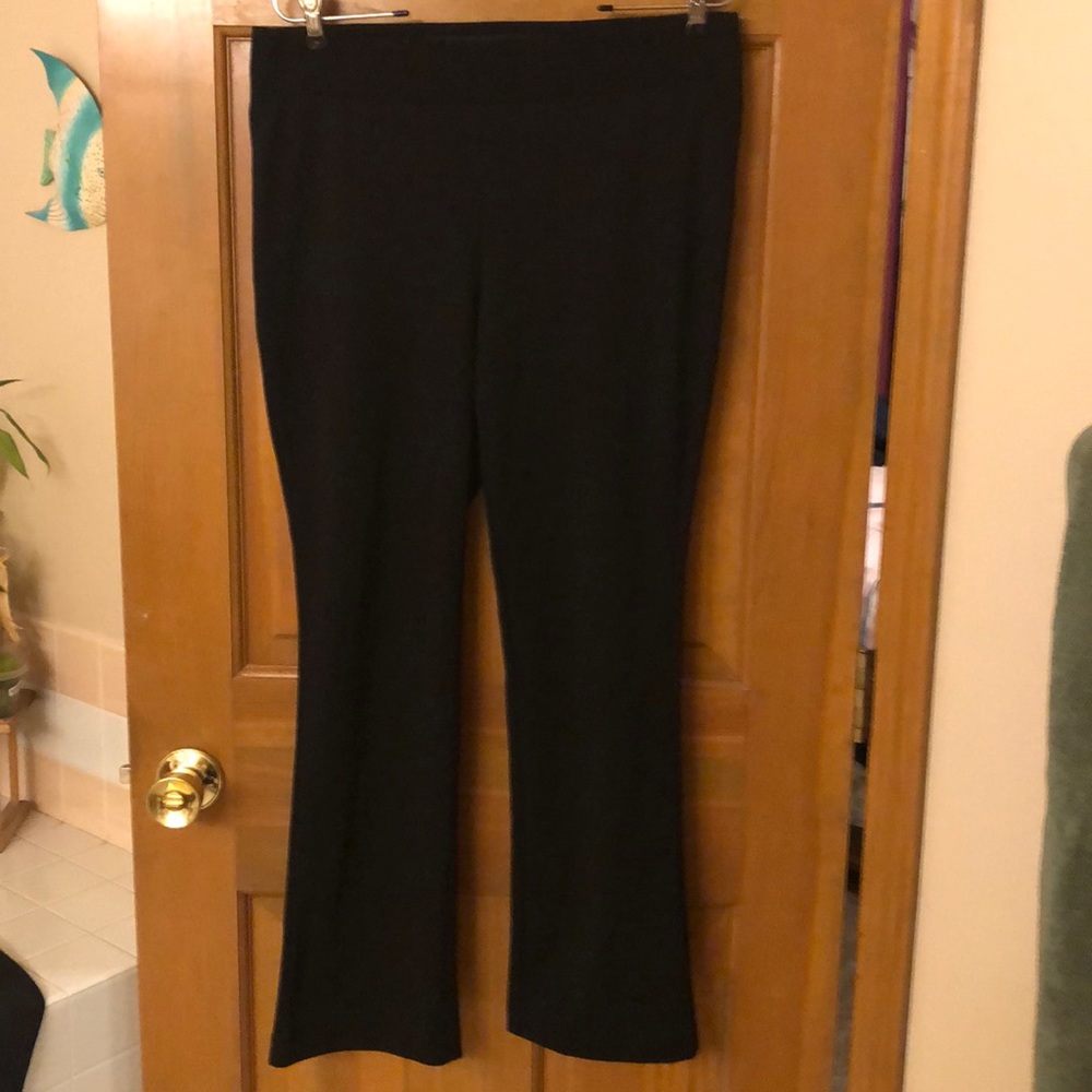 Simply Vera black dress pants. Pull-on. Size PL